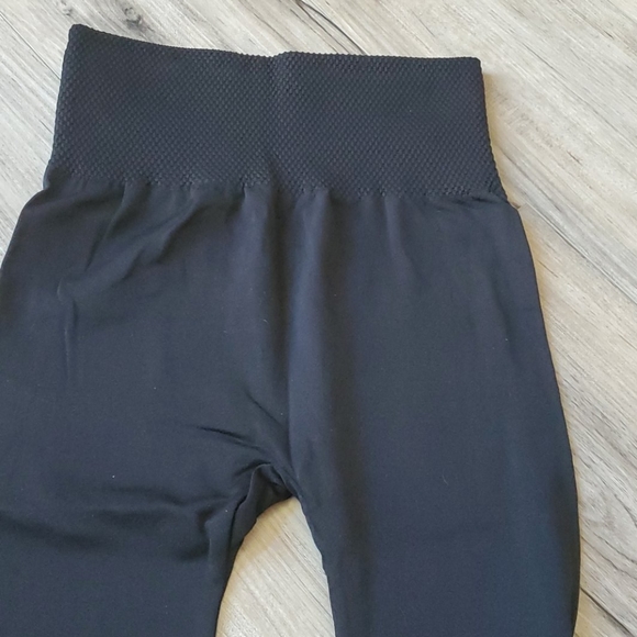 Super cute black outfit size small - Picture 8 of 10